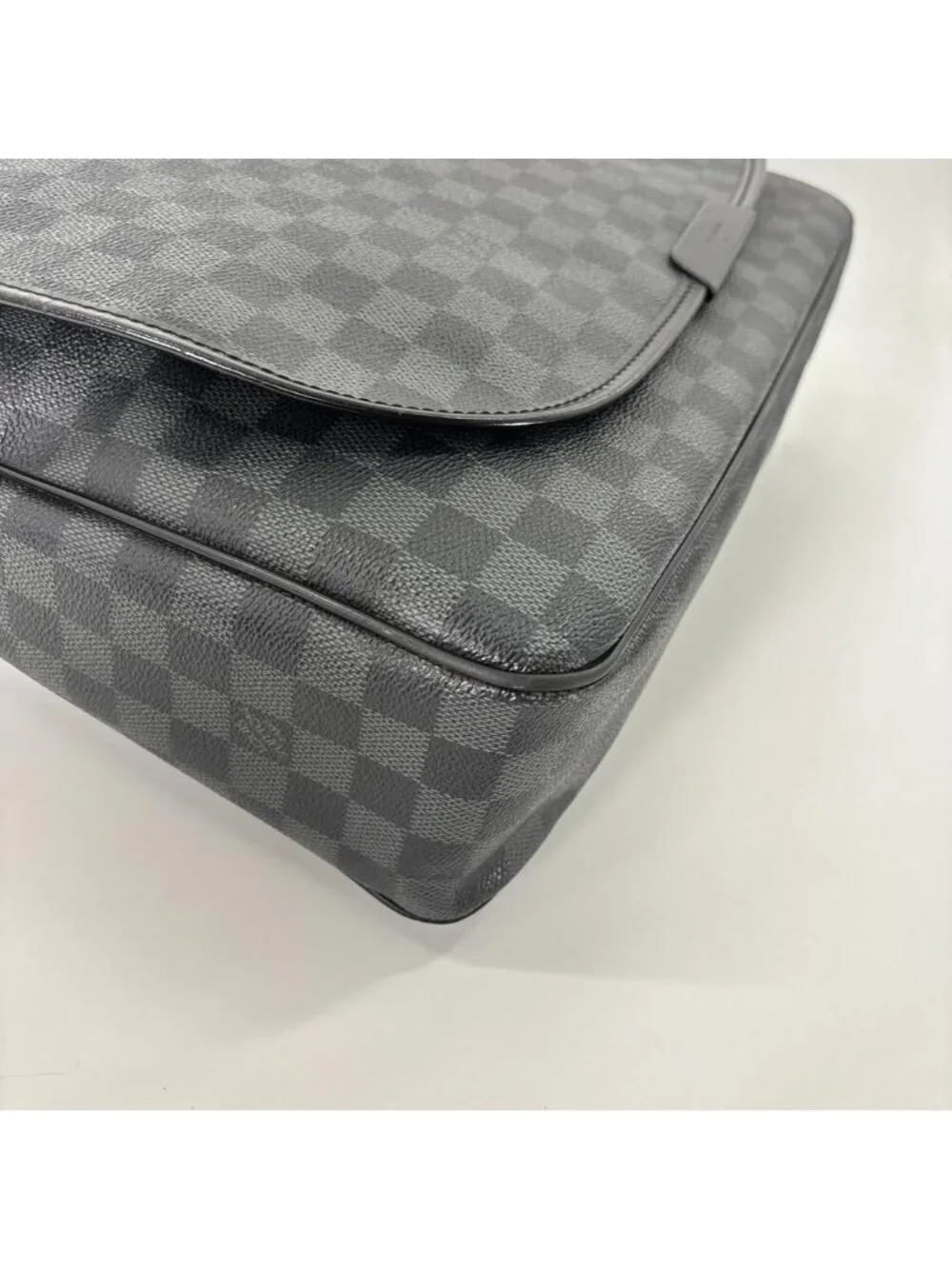 Louis Vuitton Damier Graphite Daniel GM Shoulder Bag